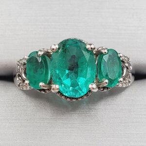 Emerald Green Quartz & White Zircon Platinum | 925 Sterling Silver Ring